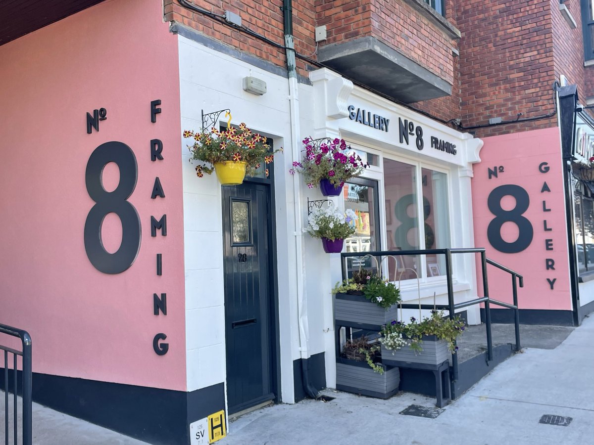no_8Gallery's tweet photo. Oooh very nice @TheSilkenThomas .. we hope the #latelate audience will drop in to see us on the walk down from #KildareTown Market Square to @KildareVillage https://t.co/W6ulmmptCO