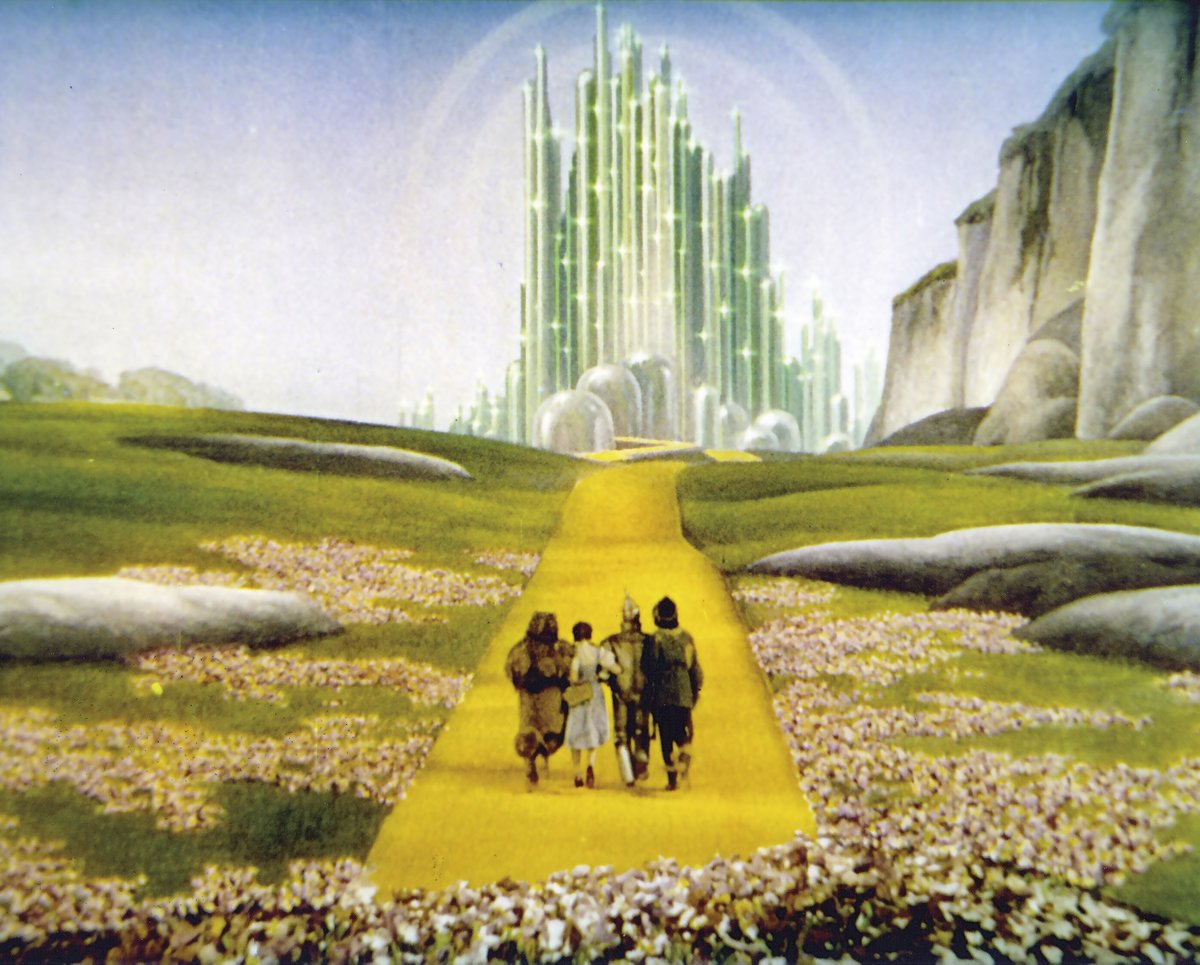 VSOrchestra's tweet photo. Follow us over the rainbow tonight &amp; tomorrow in our @LondonDrugs VSO Pops performance of The Wizard of Oz! There are still tickets available for both performances! Don't miss the iconic film with music performed live by the VSO.
Movie Nights with the VSO are presented by @TELUS https://t.co/m0UowoVBlR