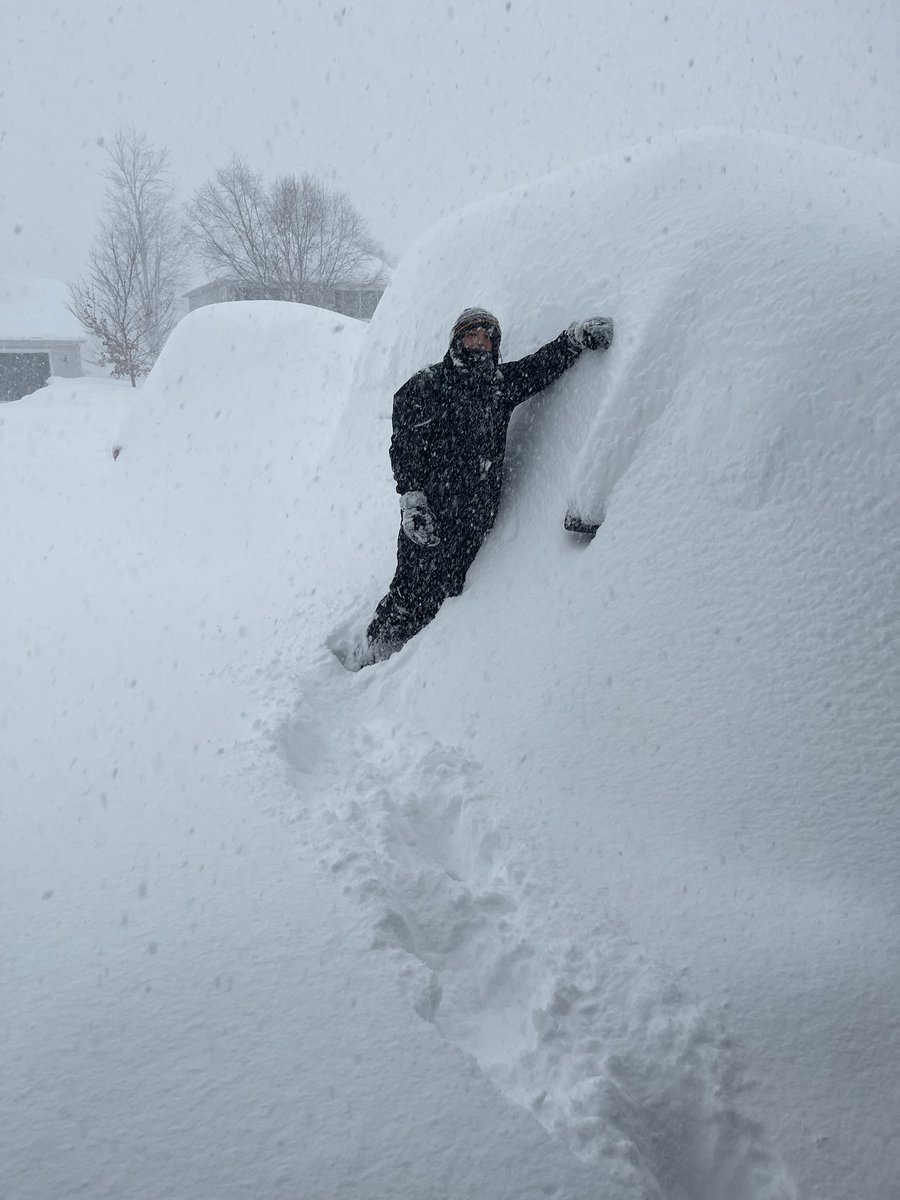 KenIgnatowski's tweet photo. #Buffalo #BuffaloStorm2022  #billsmafia https://t.co/hlnrjW6qdZ