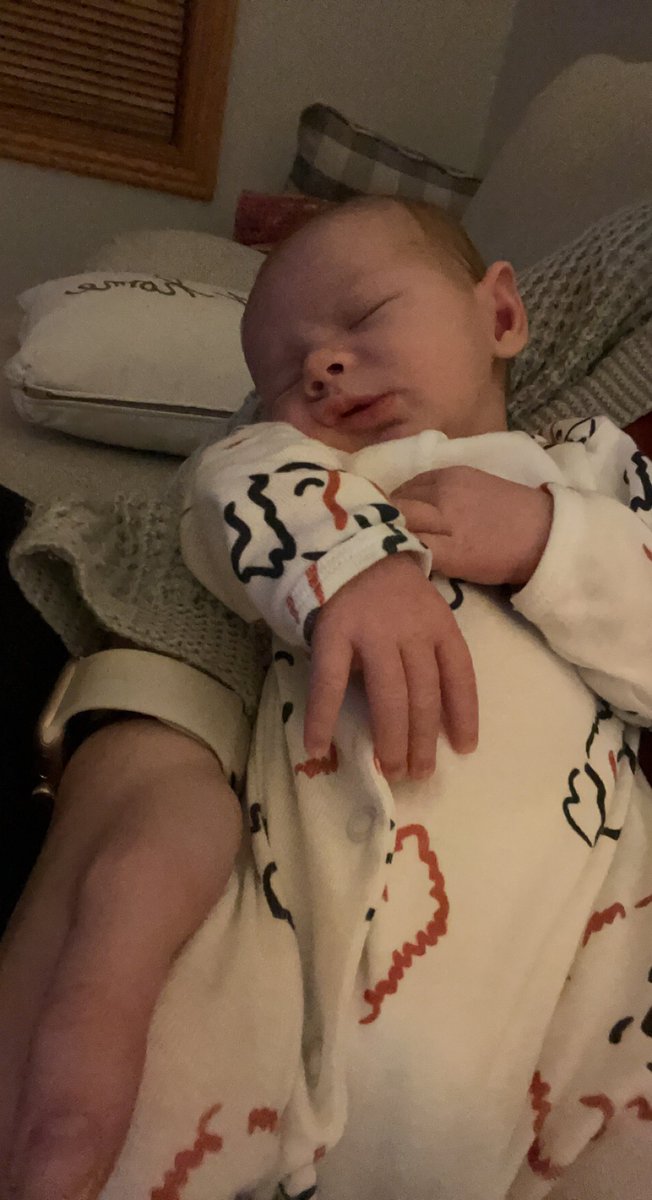 hot_shell_orbz8's tweet photo. @KarleeMawhorter Ahahaha. There you go! I met a little grumpy man Wednesday he’d only sleep when I held him so I was helping mom and dad until 11pm https://t.co/iImjxJ3GfG