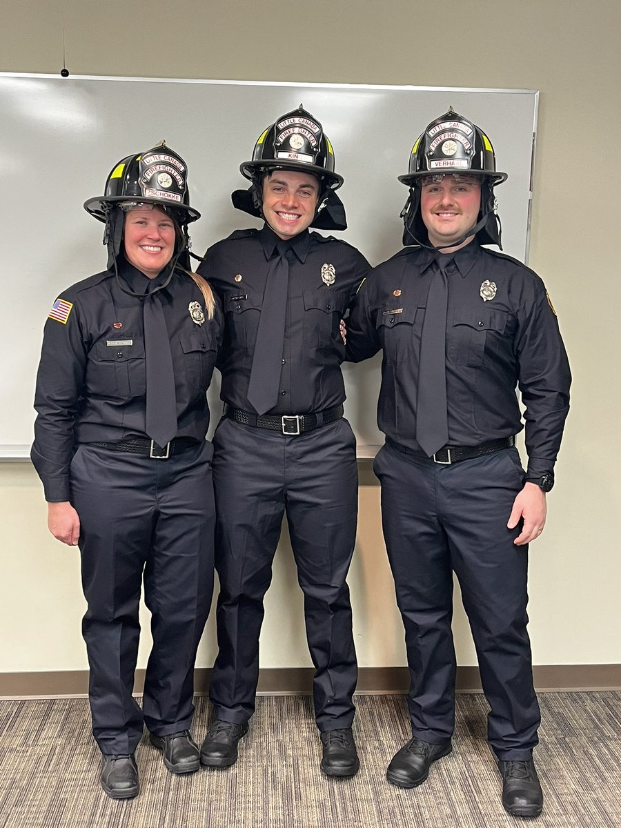 LCFDMN's tweet image. On this past Monday LCFD welcomed 3 new fully vested members.  These 3 completed around 210 hours of training on top of department calls and drills.  Please help us welcome our 3 new members! 👩🏼‍🚒👨🏼‍🚒🚒