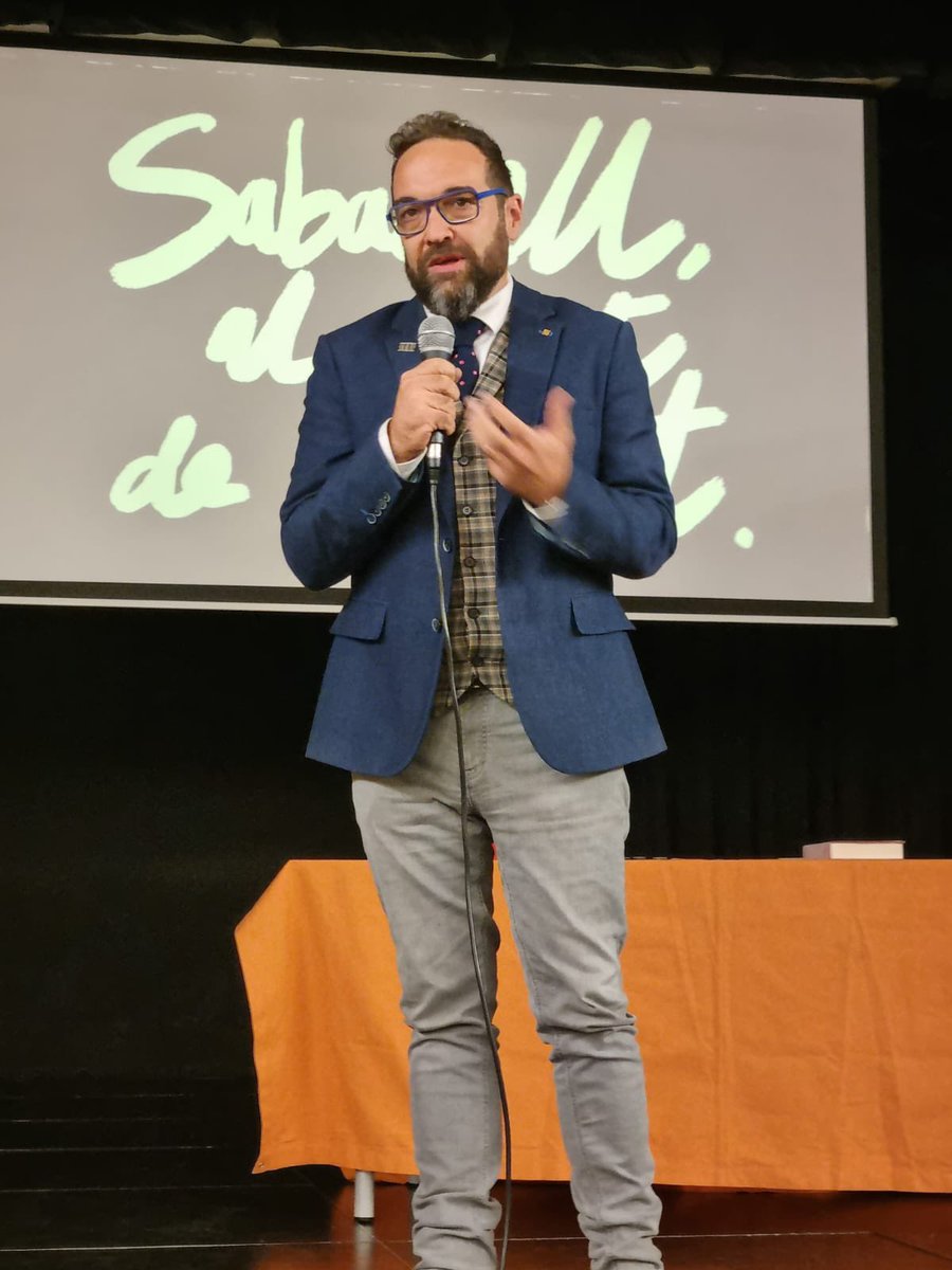 EliaSorianCosta's tweet photo. A #LaCreuAlta 17è #PremisValorsRepublicans a  @domenechsalvado.

I veure, i saber, que comparteixo projecte amb persones que son gegants. 

🟨 #GovernRepublicà
💛#ValorsRepublicans 
🧅 #Sabadell https://t.co/Q4JhoSHbSl