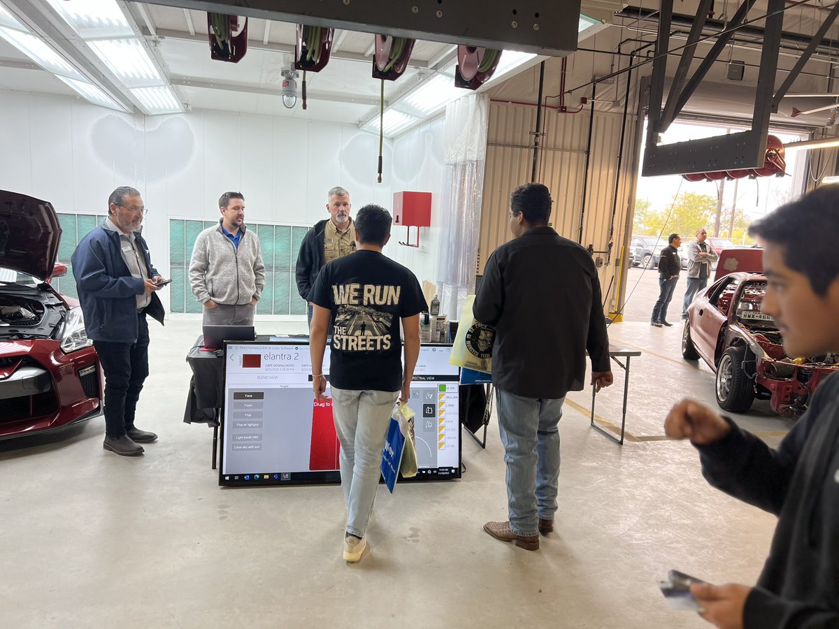 VeroCasiano's tweet photo. Thank you @GoSPC for letting @JFKennedyHighS Auto/BIM/GenEmploy attend #MonsterTech and get hands on demonstrations on potential future majors and career fields. This was a great opportunity to grow and learn. Our scholars had a great time!  #growingtogether https://t.co/MmBZHgeF6p