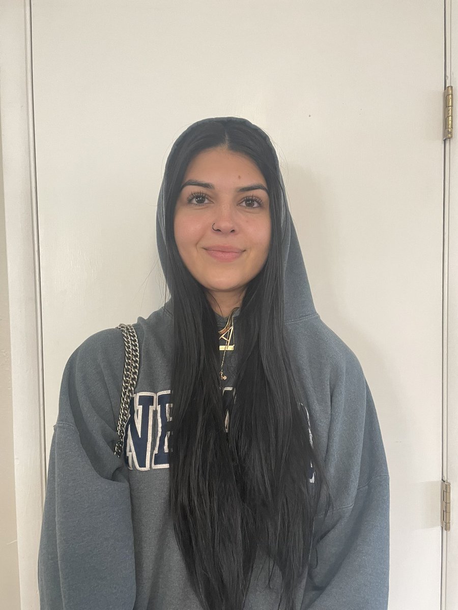belareyess's tweet photo. Meet Alaina! I asked her if she was enjoying the weather we are having today. She said, “No.” 🙂 #HumansOfUNR #RSJ108 #reno #weather @DisruptiveDESGN @kelsmcfitz https://t.co/W2uriTjGS3