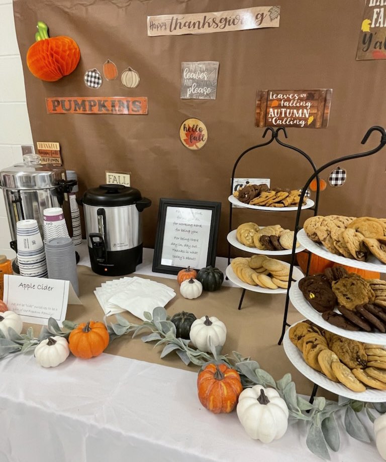 It was another day of giving here at Freedom, with admin setting up a delicious apple cider bar with cookies! We are so thankful for this dynamic duo!! ♥️