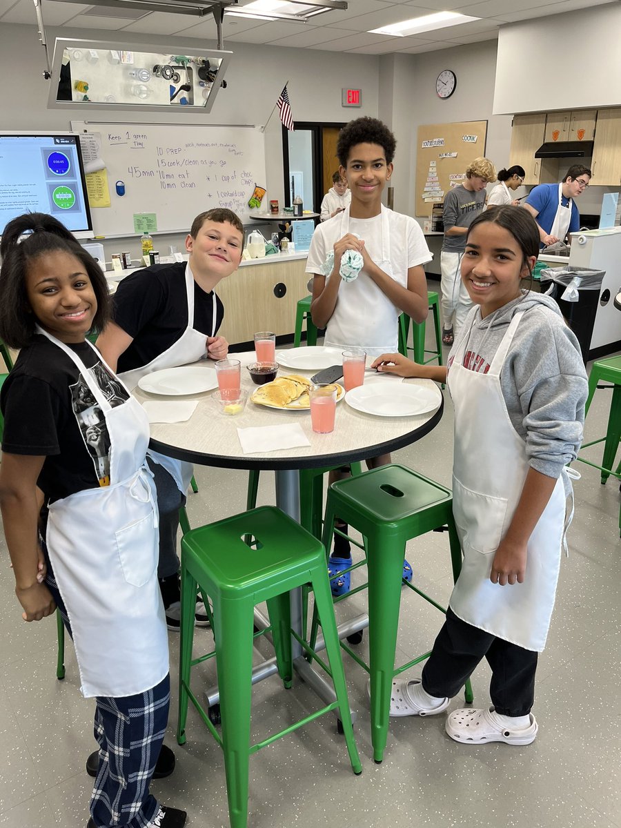 HardtKatelyn's tweet photo. These days are my absolute favorite! 8th graders made pancakes from scratch and 7th graders started using sewing machines. Quote of the day was “Wow, sewing is actually really cool and not boring like it looks”. 🤪#fcs #etms #lsr7proud @ETMSbison https://t.co/o0Ta9epoAa