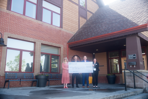 CREBNow's tweet photo. Day 5 of #REALTORSCareWeek!
Did you know that through local REALTORS®, over $400,000 is donated back to the community each year?
The CREB® REALTOR® Community Foundation supports a diverse range of housing and shelter organizations in our city through its granting streams. https://t.co/3qLnAx6sez