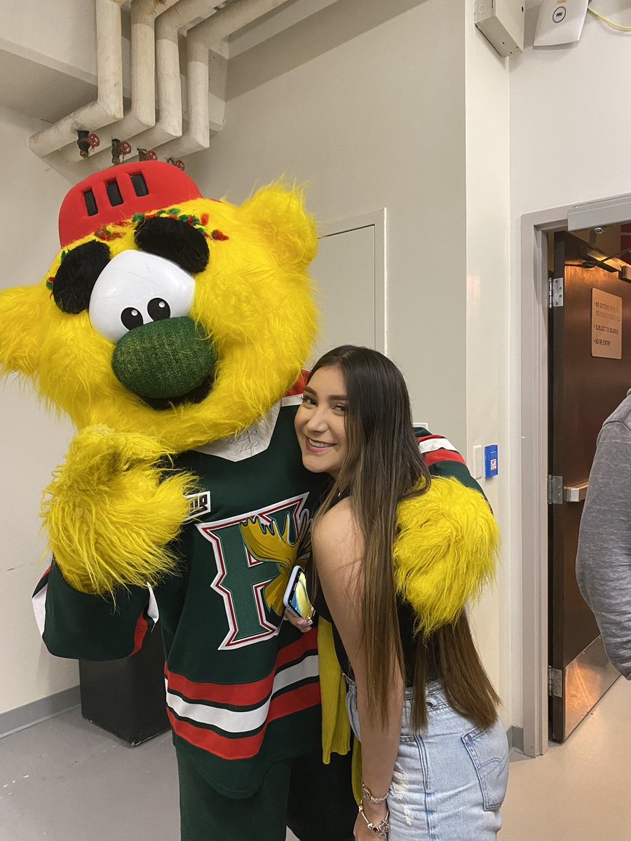 RebeccaRoseB1's tweet photo. #GoMooseGo https://t.co/LcqUTokeoi