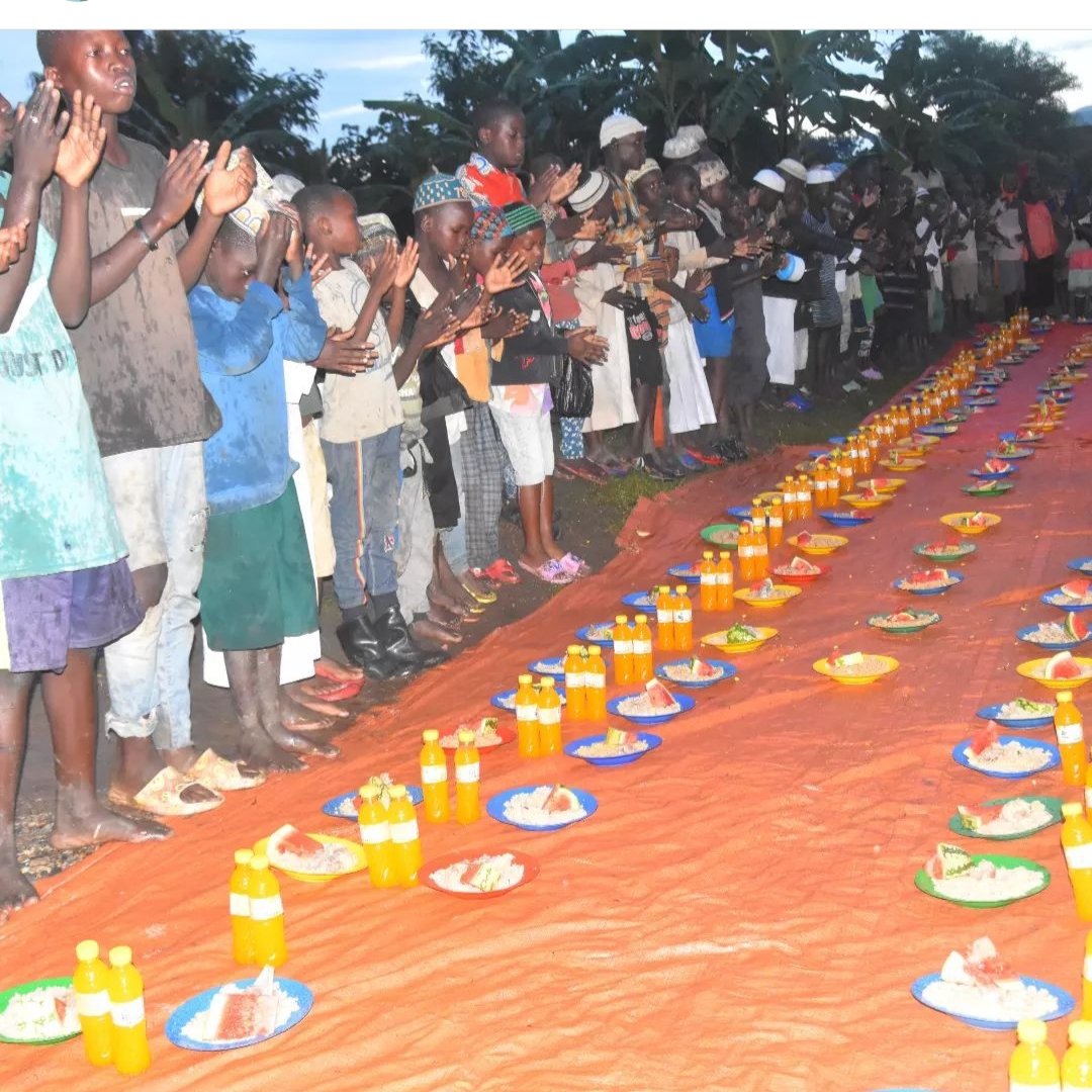 BabucarrGai's tweet image. Mae allaha reword this good people ho help our vilage people wit food🙏🏻🙏🏻🙏🏻