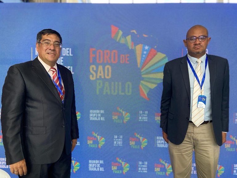AlianzaCambio's tweet photo. FORO DE SAO PAULO!
ALIANZA PARA EL CAMBIO dice PRESENTE! en la Instalación de la Reunión del Grupo de Trabajo del Foro de São Paulo con nuestros Diputados @avelinoandres y @ProfCiroLeon
¡VENCEREMOS! https://t.co/M3Yqd6Cpwi