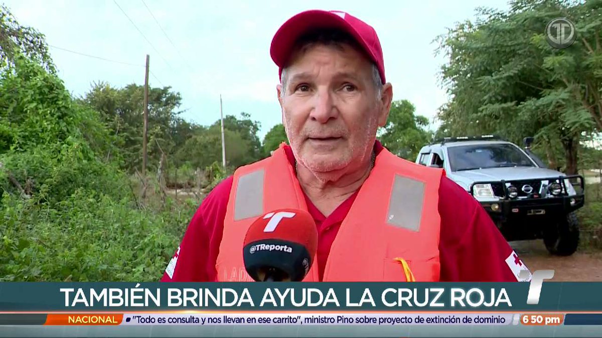 Una familia fue rescatada luego de quedar aislada por más de cinco horas en medio de las inundaciones registradas en Los Santos. #TReporta