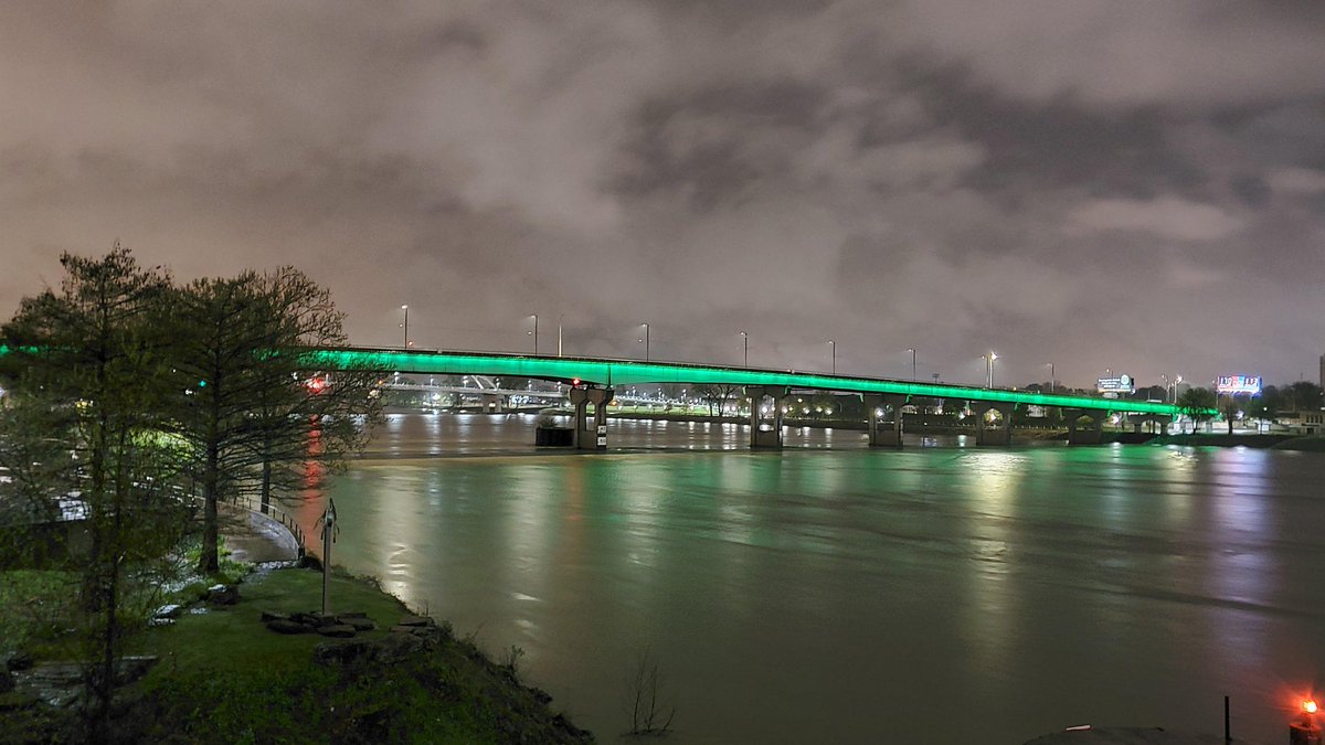 Tonight, our bridges will be "Lighting Up Green" 💚 for National Injury Prevention Day - a day to raise #awareness to empower communities to make a difference! #BeInjuryFree

#NationalInjuryPreventionDay #injuryprevention #injuryfree #LittleRock #Arkansas #bridges #riverlights
