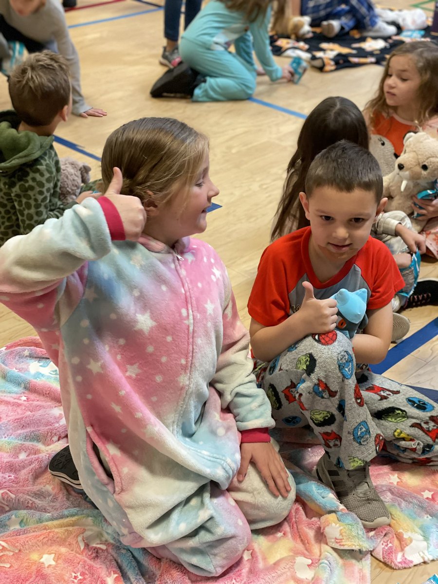 marnellandrea29's tweet image. Today we celebrated STAR behavior at our STAR movie party! They sure did have fun! @VV_Voyagers #fabulousfirsties #starbehavior #pajamaday #movie