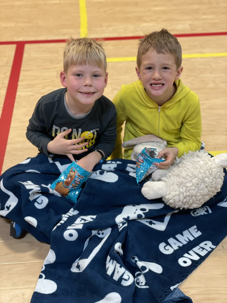 marnellandrea29's tweet image. Today we celebrated STAR behavior at our STAR movie party! They sure did have fun! @VV_Voyagers #fabulousfirsties #starbehavior #pajamaday #movie