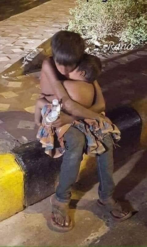 এই শীতে এদের পাশে সবাই 
দাঁড়ান। ভাই আমি ও গরিব 
মানুষের সাহায্য করেন 
আল্লাহ্  আপনাদের কে ভালো  রাখবে
😢🙏😢🙏😢🙏🤲