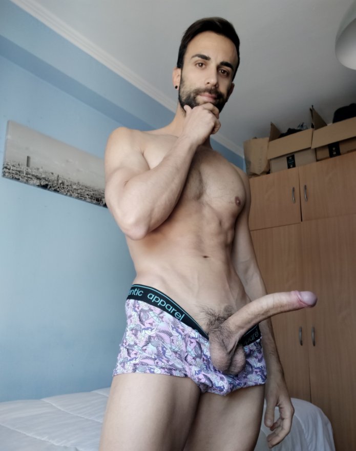 If you could be with me one night, would you be top or bottom? 🤔🍆🍑 https://t.co/vRDWkotTNV