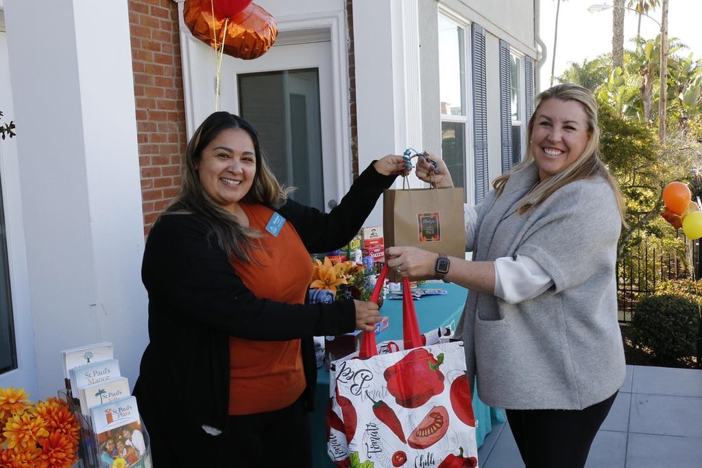 StPaulsSeniors's tweet photo. WE LOVE OUR COMMUNITY 🧡

Thank you to everyone who showed up and donated towards our St. Paul’s Essential Needs Drive today!

Hundreds of essential items were donated, which all go to our @StPaulsPACE participants this holiday season and throughout the year. 🙌 https://t.co/OlSFTq563r