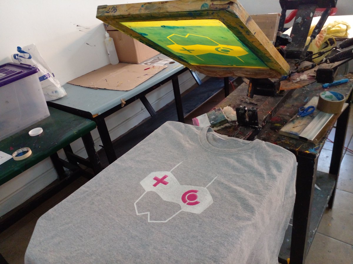 rod_269's tweet photo. Haciendome una playera de mi #OC
#ScreenPrinting #SerigrafΓa #TSHIRT #tshirtprinting #Ronok #NumberUno #Pink #Art #Wardespaldas https://t.co/hep0p7g6WV