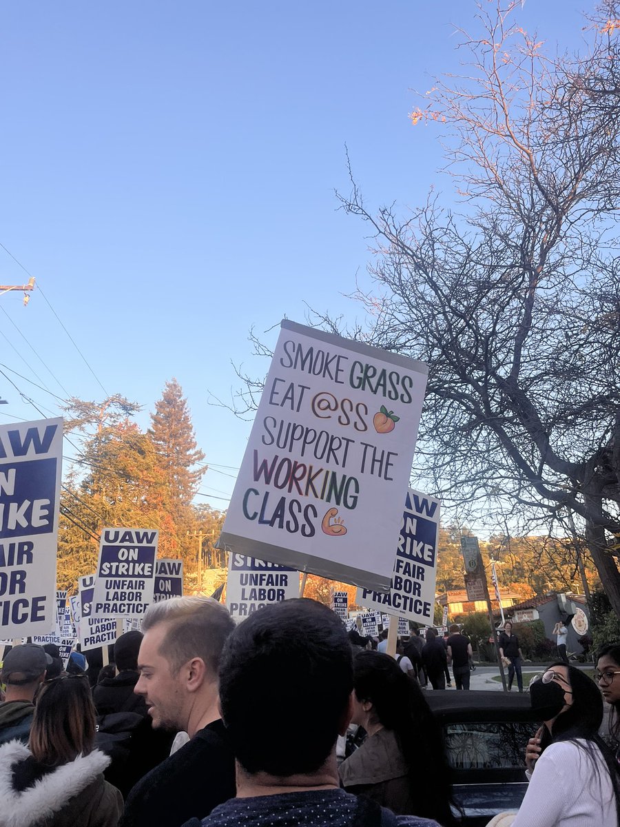 EliseJoshi's tweet photo. UC Strike baby https://t.co/fgUPnmFQmv