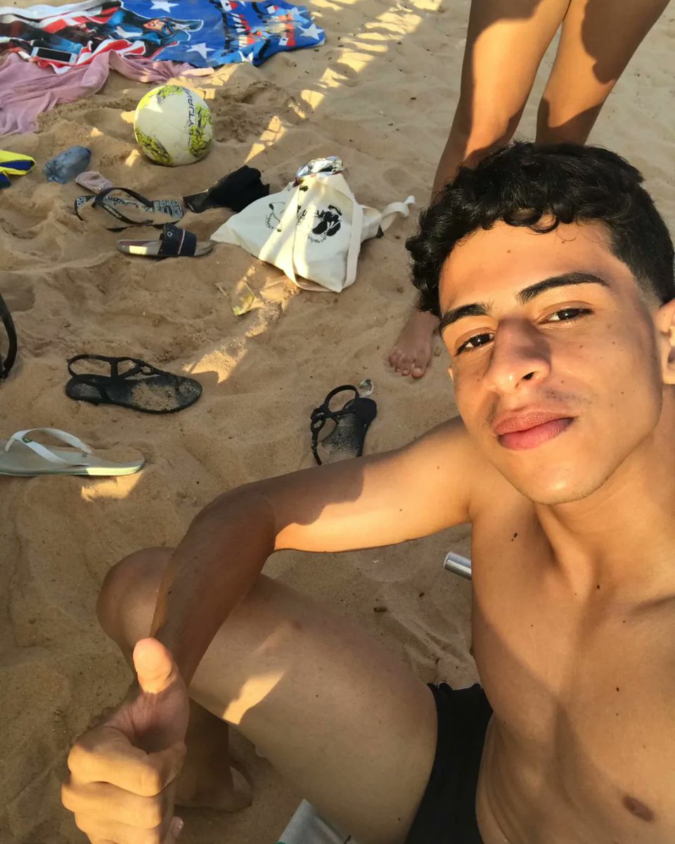 Xxalesantos's tweet photo. #EliteDosLGBTQs
Vocês fariam com esse ? https://t.co/eNFeNO6azH