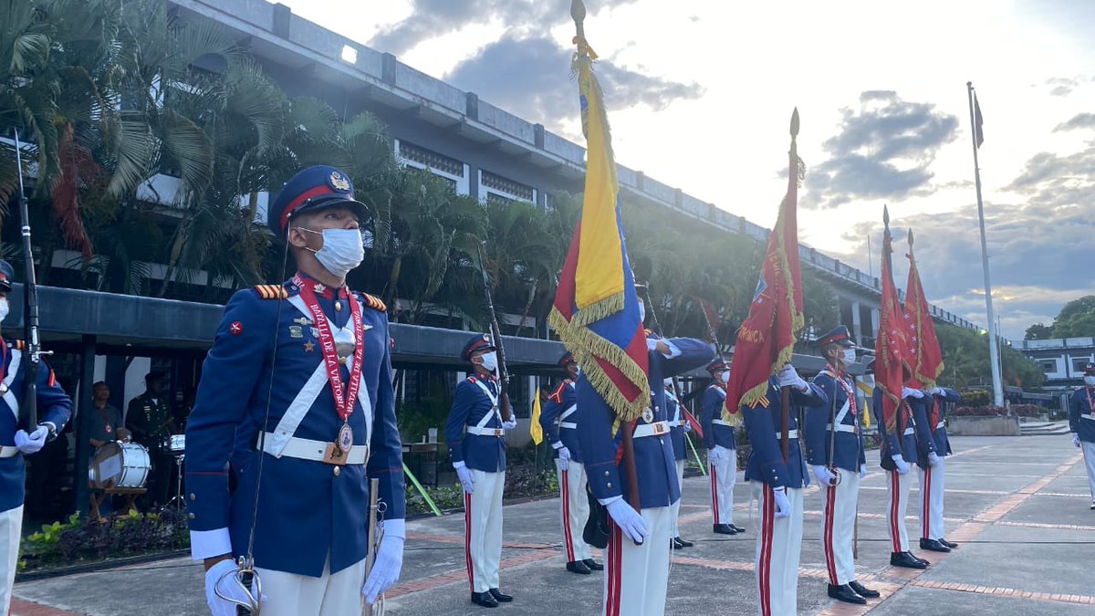ATMCE2's tweet photo. #18NOV22 Desde el Patio de Honor de Nuestra @ATMCE2 se llevó a cabo Acto de Reconocimiento del Comandante de Cuerpo de Cadetes de esta casa estudios. Forjando Generaciones Vencedoras.!
#ATMCE
#UMBV
#Excelenciaeducativamilitar https://t.co/4lOKILKydy