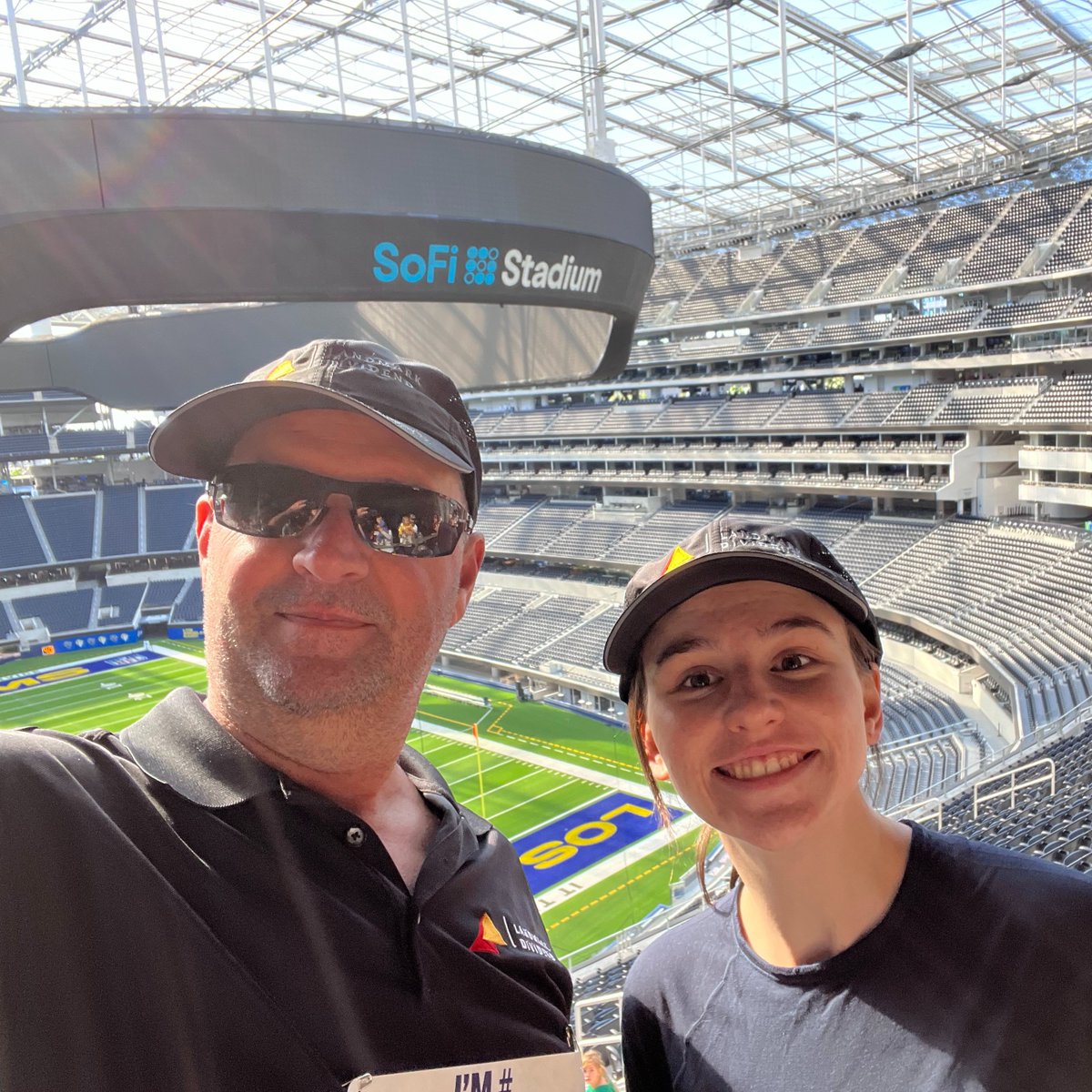 LandmarkDiv's tweet photo. Select Landmark Dividend employees gathered at WalkUnitedLA 2022, to raise money in support of Greater L.A.’s unhoused community members, students, and working families.

#WalkUnitedLA #WalkUnited #losangeles #5kwalk #unitedway #goodcause #landmarkdividend https://t.co/atramanhKv