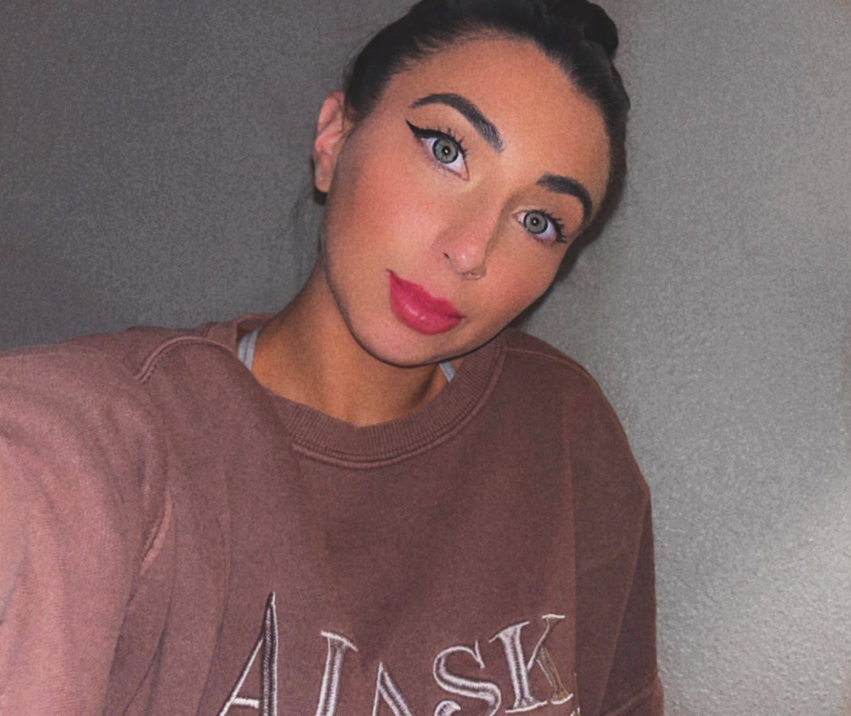 kendraabrown's tweet photo. tried liquid eyeliner for the first time today and I didn’t completely fuck it up so woooo🤍✨🖤 https://t.co/q3h5GUen2f