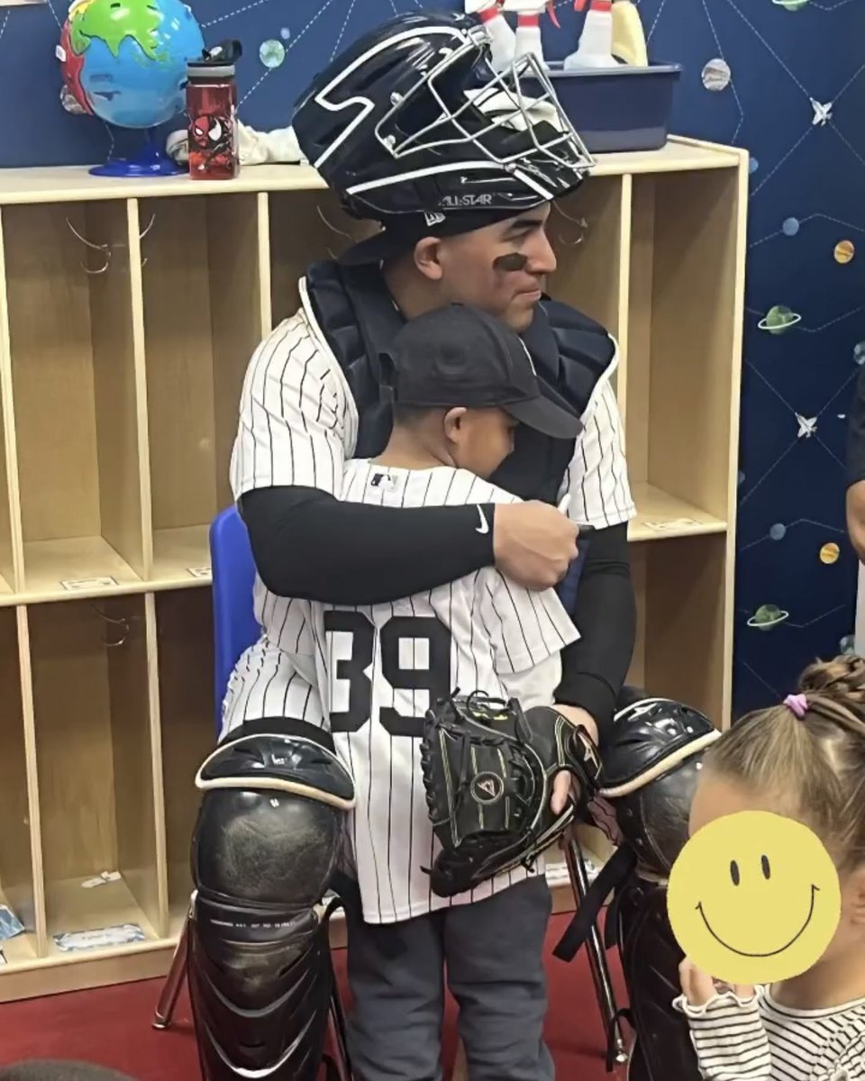 BaseballBros's tweet photo. Jose Trevino showed up at his son’s career day in full uniform with the catchers gear on ❤️ https://t.co/QTYuCl8LB1