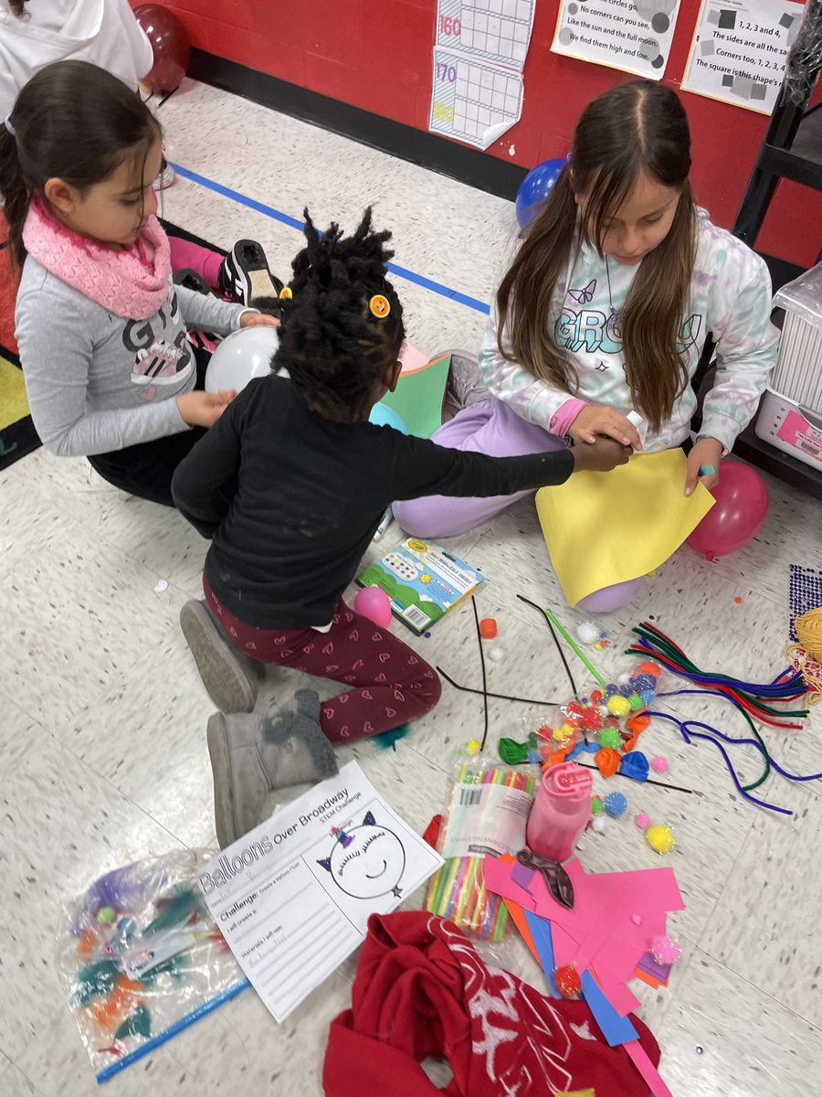 wade_cara's tweet photo. Question, imagine, develop, test, redesign! It’s all apart of the plan. Thank you to @myles_alisha for making our Macys Parade dreams come true! #balloonsoverbroadway #bestyearever #bookbuddies #vexbots #literacytocoding #MacysThanksgivingDayParade #creativekids #edp https://t.co/UEO2aG476L