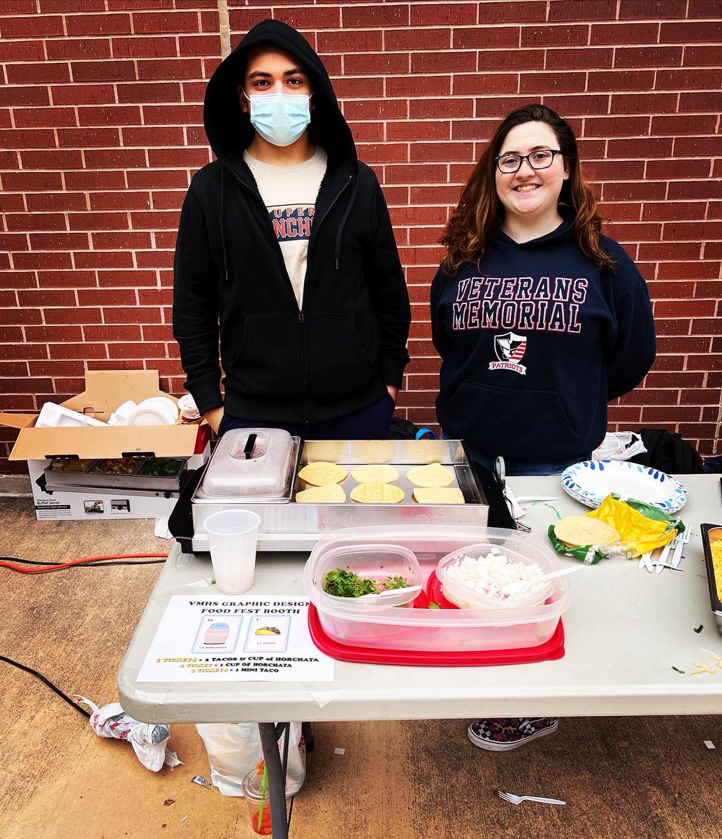 VMHSdesign's tweet image. Another successful food fest thanks to some amazing students!! 🌮🥤#streettacos #horchata #saveteranshs #foodfest #fundraiser #graphicdesignstudent #studentorganization #skillsusa #sanantonio
