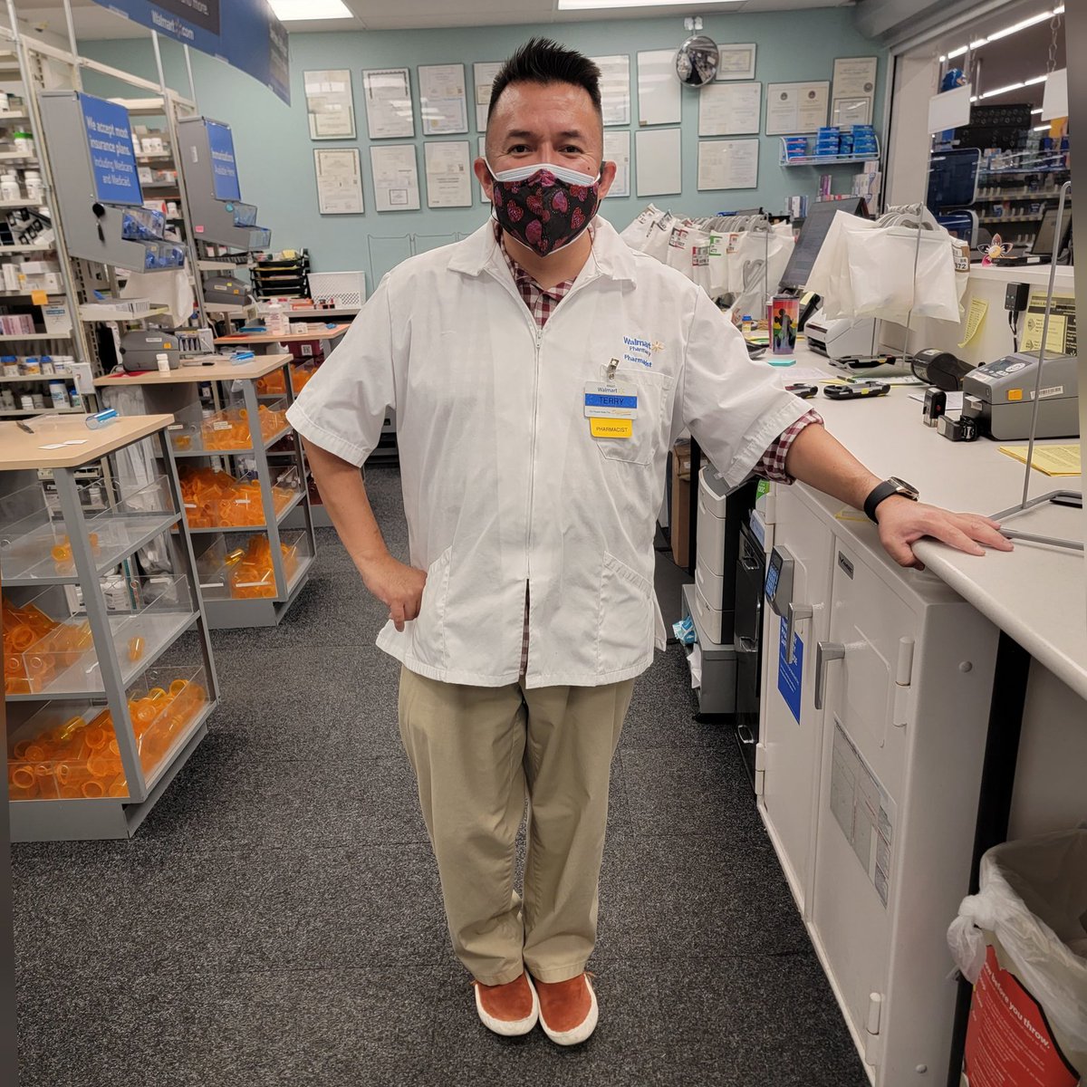 daybreakwarrior's tweet image. Rockin&apos; my mocs at my other job! Happy #RockYourMocsWeek2022!

#RockYourMocsWeek #RockYourMocs #RockYourMocs2022 #rockyourmocs2022❤️ #kéłchí #ShiKéłchíBeeNaashá #Store826 #Walmart826 #WalmartStore826