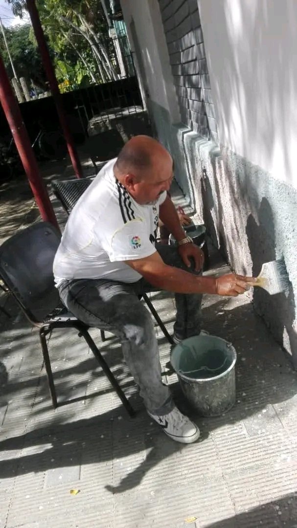La palabra convence pero el ejemplo arrastra
#CubaEsSalud #FidelPorSiempre
<a href="/DiazCanelB/">Miguel Díaz-Canel Bermúdez</a>
<a href="/MMarreroCruz/">Manuel Marrero Cruz</a>
<a href="/Japortalmiranda/">José Angel Portal Miranda</a>
<a href="/DrRobertoMOjeda/">Dr. Roberto Morales Ojeda</a>
<a href="/LuisFerNavarroM/">Luis Fernando Navarro Martínez</a>
@ReneGallego3
@JaimeErnestoC
<a href="/William52206547/">Williams. Fiel a mis principios revolucionarios.</a>
<a href="/YadiraRomeroPe6/">Yadira Romero Peña</a>
@dpslastunas
@VivianaDps
<a href="/henrylj20/">Subdi. Asistencia Médica Las Tunas</a>
<a href="/villafruela74/">Dr. Omar Ernesto Villafruela Pupo</a>
<a href="/VegaYoandi/">Medicamentos.Las Tunas</a>