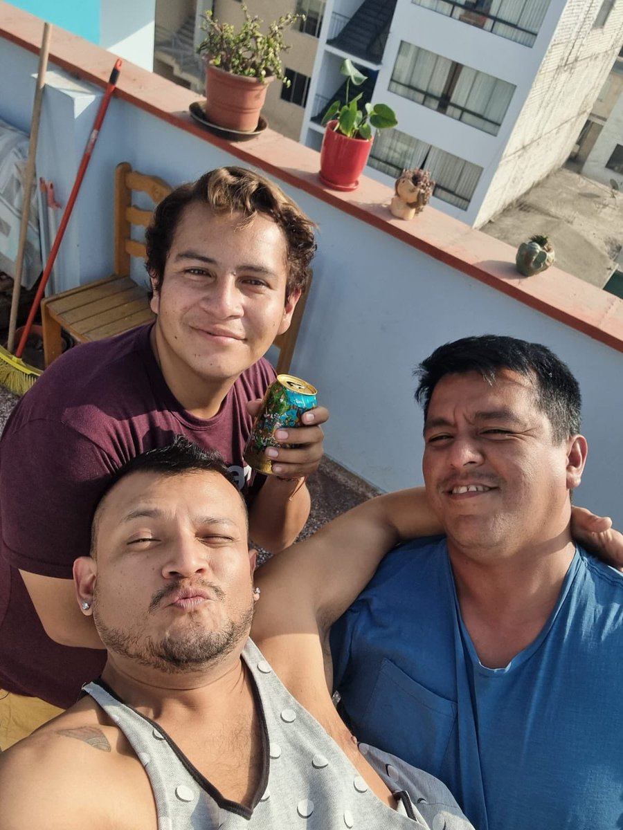cripsoms's tweet photo. Los extraño, ojalá pronto coincidamos en los tiempos 🙌🏻✨🏳️‍🌈 https://t.co/nC8LbnL1Yh