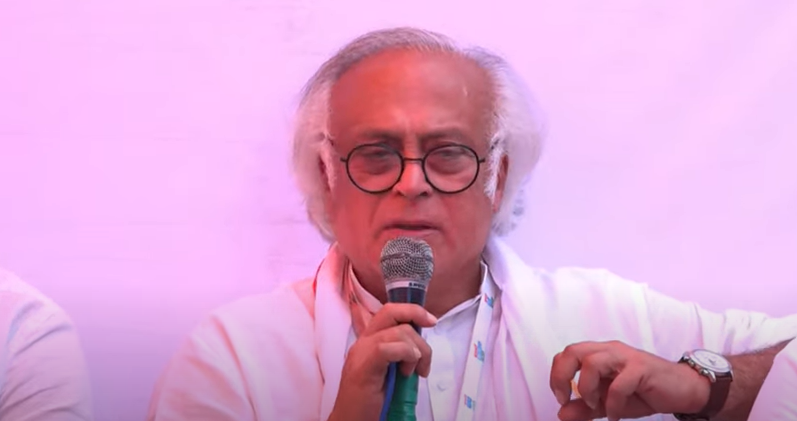 StateLive3's tweet photo. Congress PC LIVE - Jairam Ramesh addresses media | Buldhana,Maharashtra.... https://t.co/jQZ3DBqv1W via @YouTube https://t.co/m8H9Gm0onY