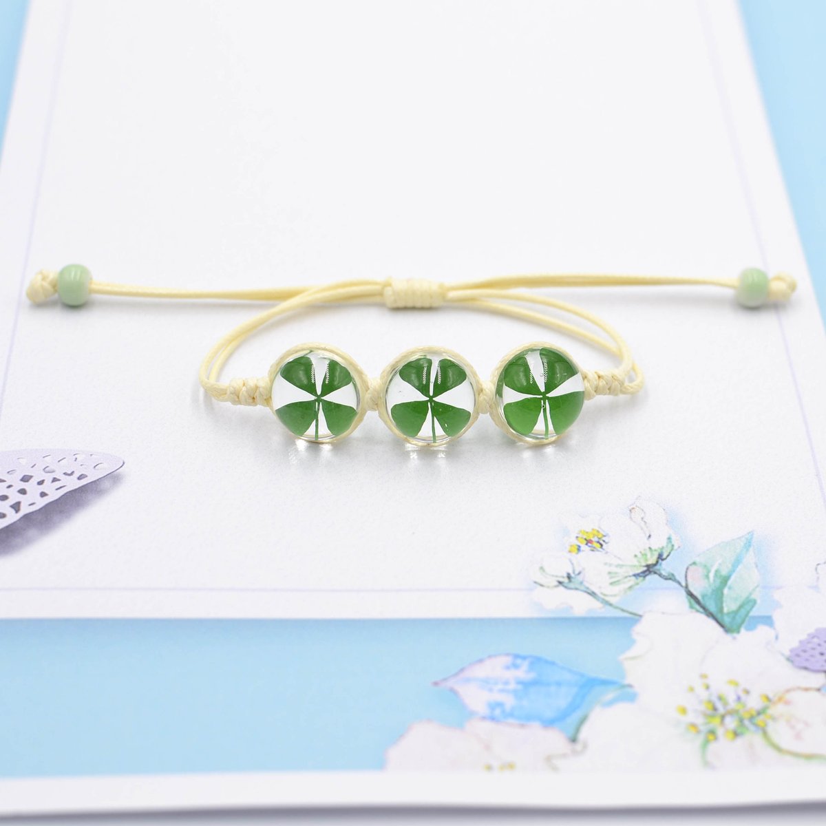 CloverShop05's tweet photo. (Pre)🍀 กำไล DIY ใบคอลโวอร์แท้ 4 แฉก 
⭐ แฉกแรกความหวัง⭐ แฉกสองความศรัทธา
⭐แฉกที่สามคือความรัก⭐แฉกที่สี่คือความโชคดี
🍁เส้นละ 109 บาทส่งฟรี เส้น 3 ดอก 149 บาทส่งฟรี
🍀 สนใจ DM หรือเม้นสีไว้ได้เลยจ้า

#ของดีบอกต่อ #ของขวัญวันเกิด #กําไลข้อมือ 
#เสริมดวง #ความรัก #แลกไอจี #ทีมมช https://t.co/LSfrn8dDyt