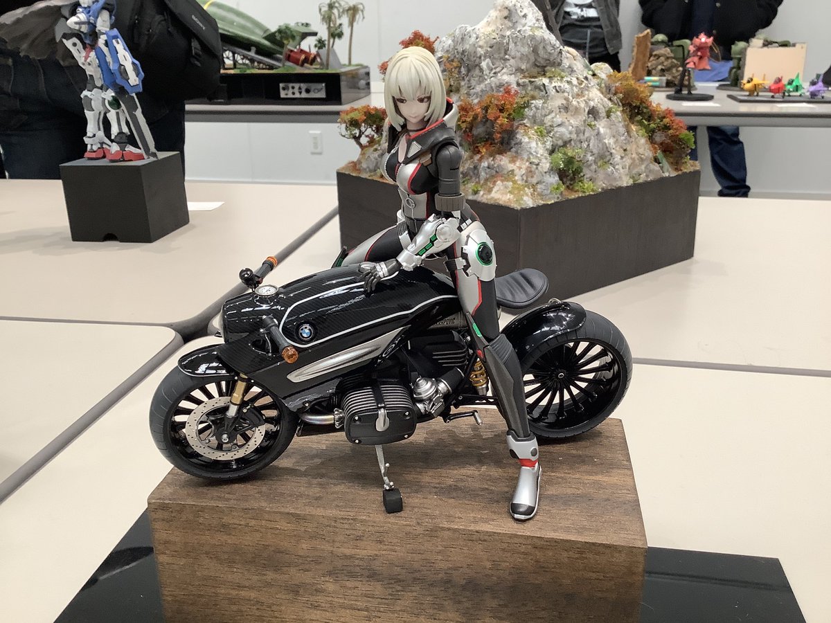 RS14141356's tweet image. 観覧して無事に帰宅〜。
中国バンダイでしか売ってない女子プラやら、夕暮れ時の軍艦やらがマイハートに直撃でした。
脚付きアイアンロックスも素晴らしい。
端的に言ってグラッツェ。(←何故イタリア語か？)