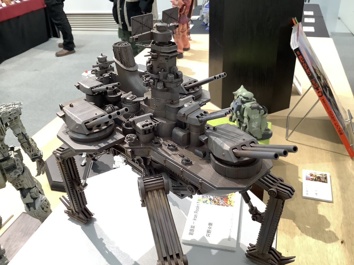 RS14141356's tweet image. 観覧して無事に帰宅〜。
中国バンダイでしか売ってない女子プラやら、夕暮れ時の軍艦やらがマイハートに直撃でした。
脚付きアイアンロックスも素晴らしい。
端的に言ってグラッツェ。(←何故イタリア語か？)