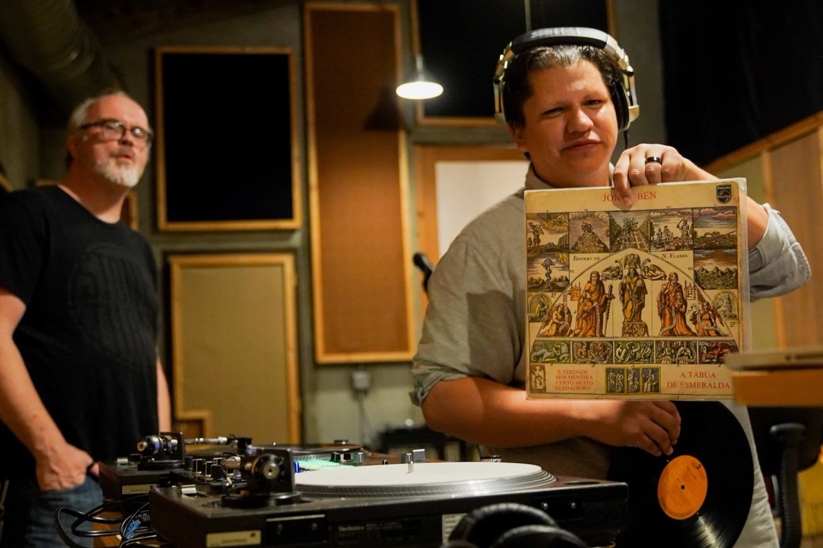 I’ve been collecting and playing Brazilian records for nearly two decades direct from the source. Come along for a trip ✈️🇧🇷 

A Mix Thread…