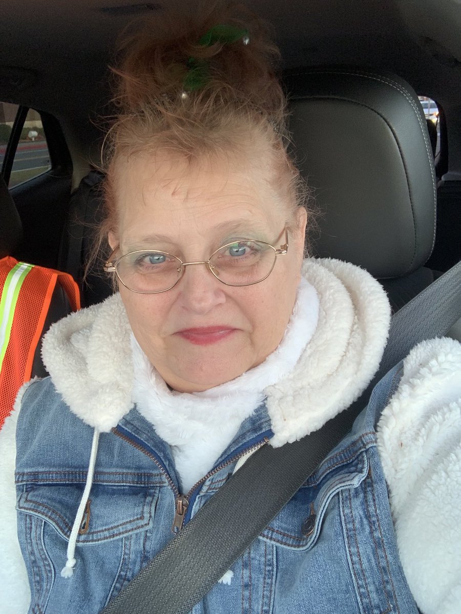 Kathery35841036's tweet photo. Good Evening Everyone’s I had to stop at Dutch Bros for my favorite drink 🥤 off to work at Amazon 🤪🤪🤪😂😂😂I love this place !! have a wonderful evening !!  I’m going to 😂😂😇! https://t.co/L2NjcBCSKa