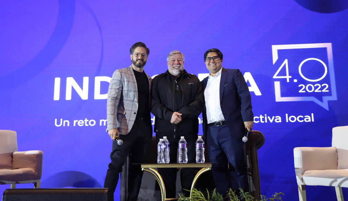 samRiveraMucino's tweet photo. Escuchar a @stevewoz ha sido un sueño cumplido. Su humanidad e inteligencia son impactantes. Me llena de emoción que en @adiemsp logramos 4a edición de evento para aprender cómo la tecnología es clave para construir una mejor sociedad https://t.co/gsyFNOGgZL