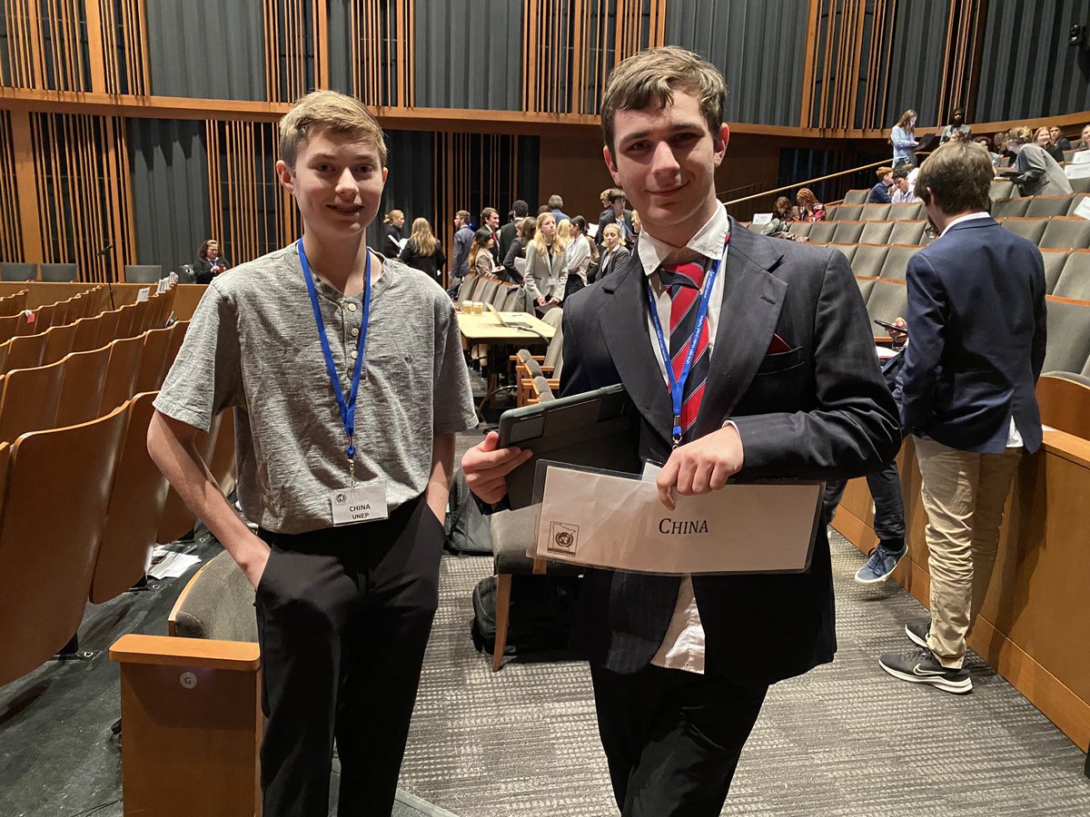 PLModelUN's tweet image. Prior Lake Model UN students represented 7 countries at the fall conference, working with other schools from across the Twin Cities to tackle complex problems and address the UN’s Sustainability Development Goals.