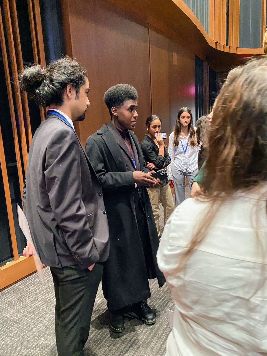 PLModelUN's tweet image. Prior Lake Model UN students represented 7 countries at the fall conference, working with other schools from across the Twin Cities to tackle complex problems and address the UN’s Sustainability Development Goals.