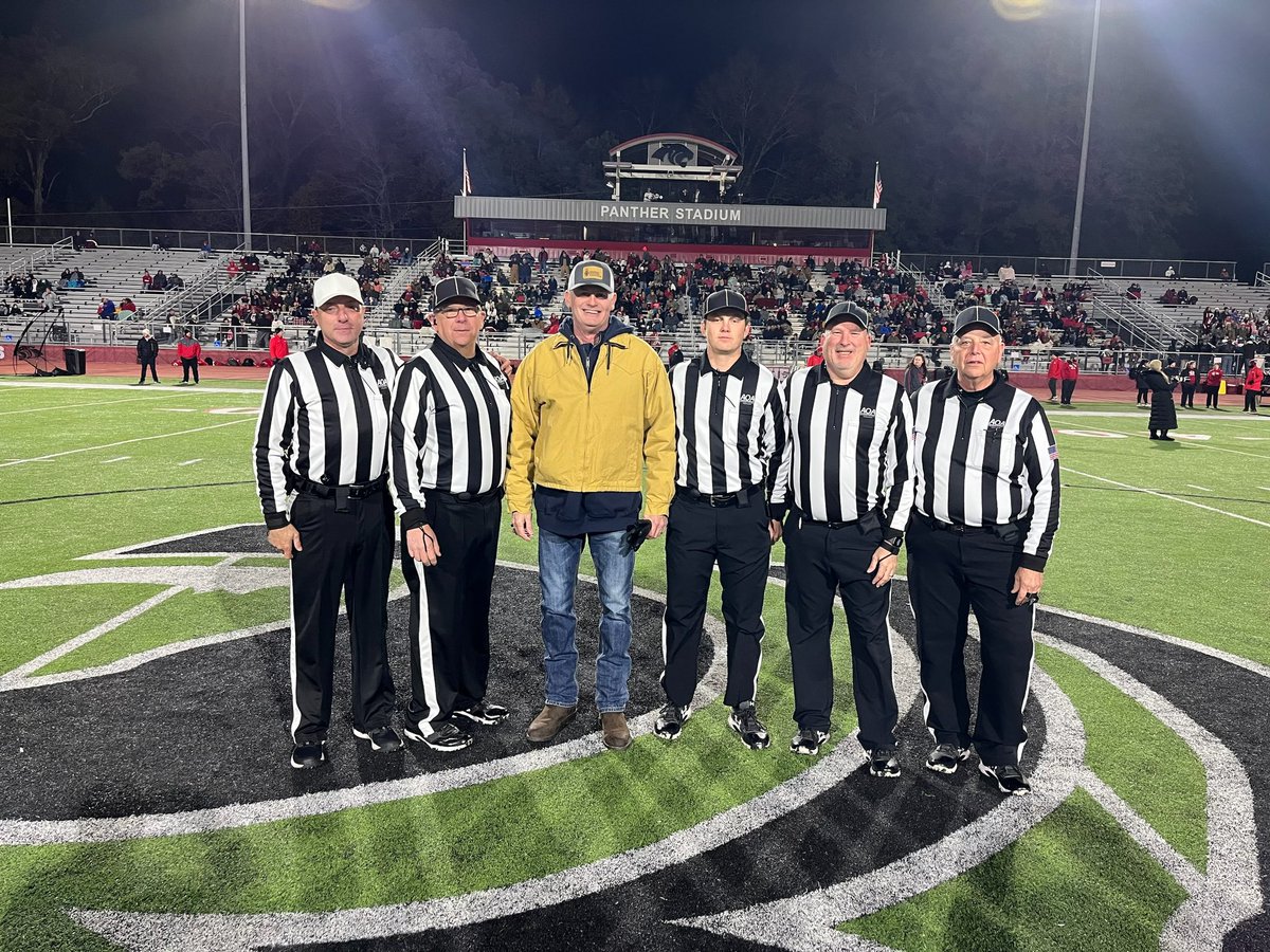 ArkActAssn's tweet photo. A big thank you to all the officials battling the cold to make our playoffs happen! https://t.co/189SPOpTB0