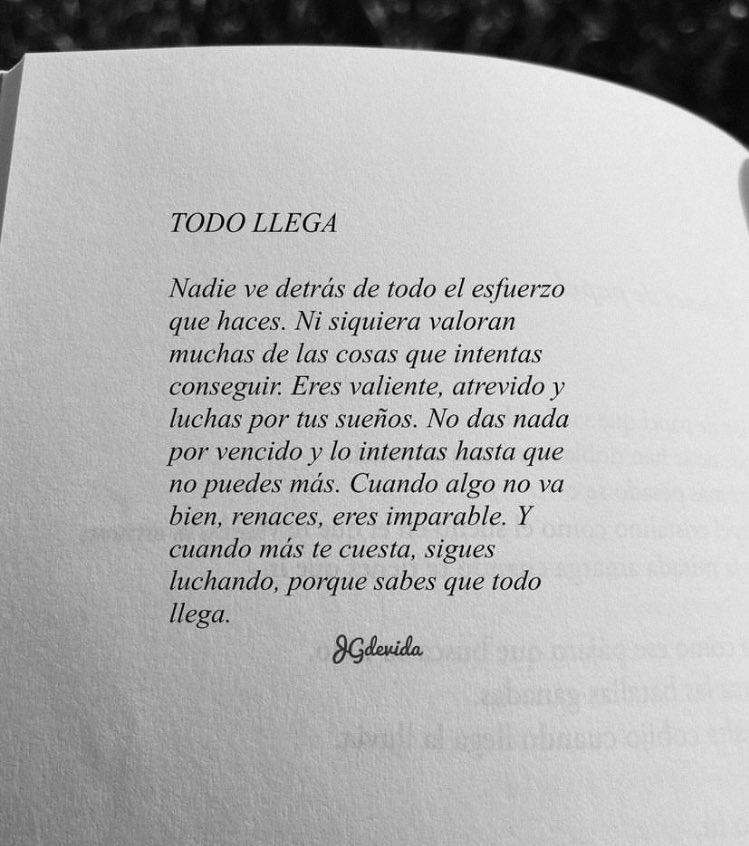 Sofy_Alonzo's tweet photo. Y una noche, llegas a casa después de dar clases a jóvenes soñadores como vos, después de miles de actividades en tu trabajo en lo que siempre anhelaste y sabes que amanecerá y cumplirás otro sueño.

Mañana a las 7 estreno #RingRock en @rockandpop955. Mi primer programa sola❤️✨ https://t.co/wPOLUzn3oe