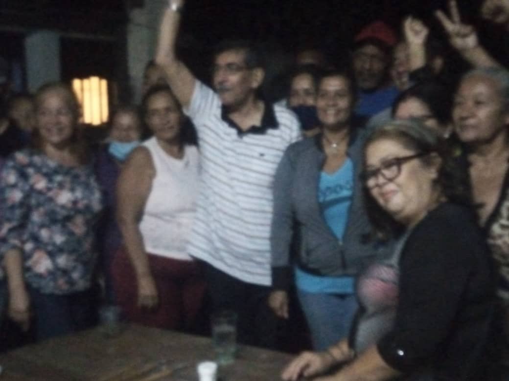guillerpalacios's tweet photo. #18Nov La dirigencia social y comunal del sector #SanFrancisco Parroquia #juandevillegas decidió acompañar las #eleccionesprimarias y darle un voto de confianza a la #ComisionNacionaldePrimarias para que conduzca la elección del Presidente de la República https://t.co/UUwOcl6GwP