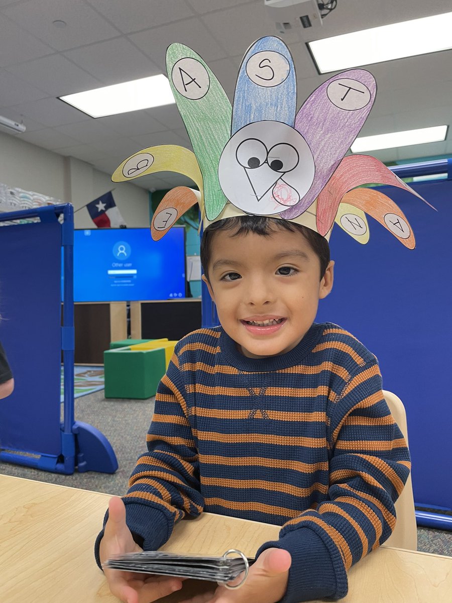 Becky_Hunt1's tweet photo. Some of our silly turkeys! @ReadandWriteBFF @LEThomas_ECE @HumbleISD_PLE @HumbleISD_PREK @mercier_katy @Barela_ECE https://t.co/zgMSmqErlL