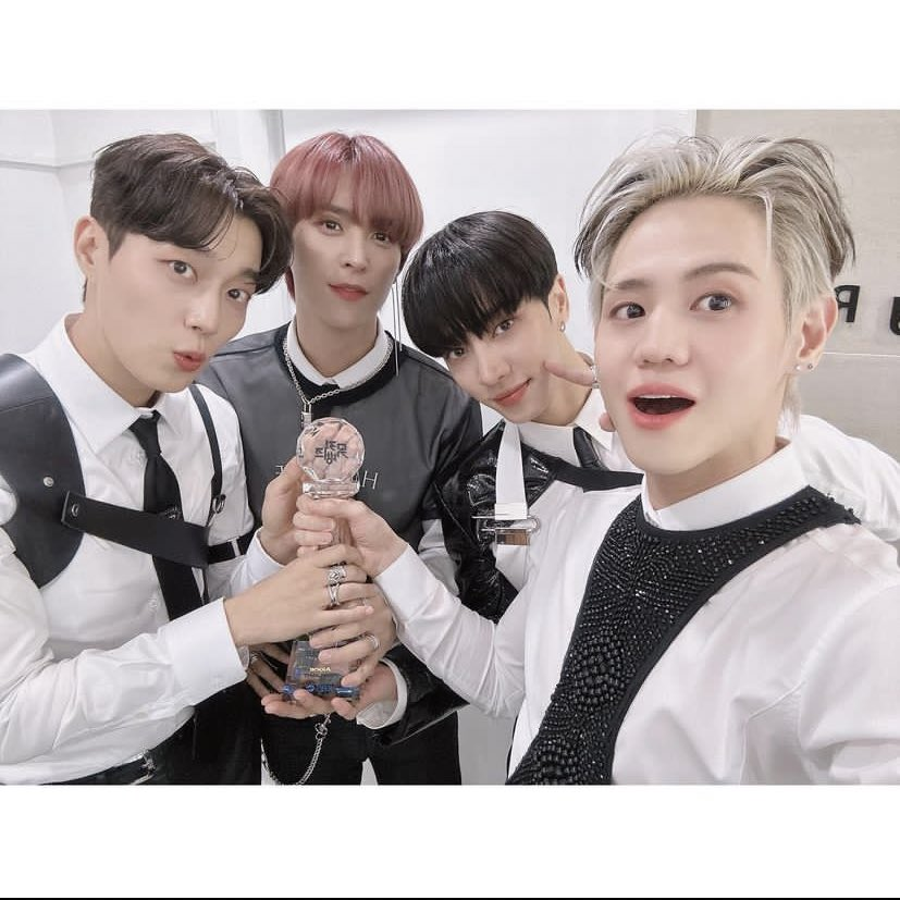 portalhighlight's tweet photo. [#IG | 18.11.22]

Atualização de #Gikwang no Instagram

"Muito obrigado a todos que gostam das apresentações e das músicas do Highlight. Obrigado por gostarem de mim e me apoiarem. Vou retribui-los com melhores músicas e performances💙💛💚💜"

cr: hlxlight

#ALONE3RDWIN https://t.co/uZcYJWzihu
