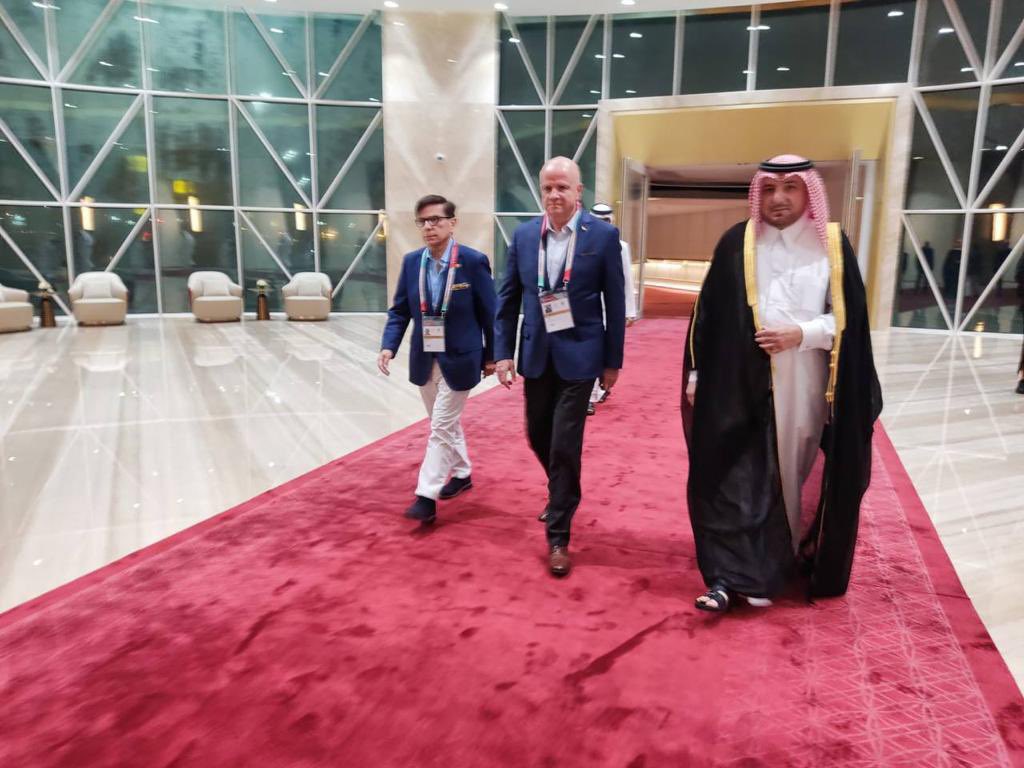 ABorreroVega's tweet photo. Por delegación del presidente @LassoGuillermo me encuentro en #Qatar2022 para participar en la inauguración de la @fifaworldcup_es.

@LaTri es una de las 32 selecciones que compiten en este torneo de interés mundial y estaremos apoyándole en el partido de apertura. https://t.co/81BKCpvzU4