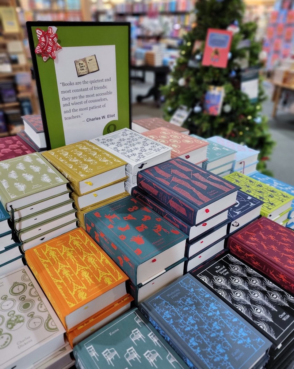 BNOlympia's tweet photo. Its beginning to look a lot like Christmas!

Our cloth bound Classics are beautiful and the perfect gift for any classic story lover 🎁 Or an addition to your bookshelves!

#bnolympia #barnesandnoble #classicstories #classiccollections https://t.co/0aj5T2J7pB