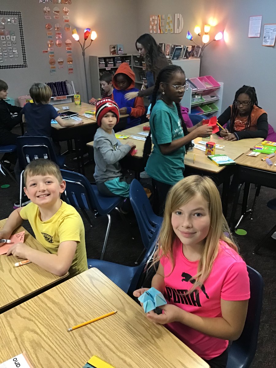 4thgradeMrsW's tweet photo. Student clubs in full swing today! Book club, art club, game club, sports club, and dance club. @MonoCollins @ShaylaJChapman @JCSD_HZE https://t.co/QtEgZRG5e9